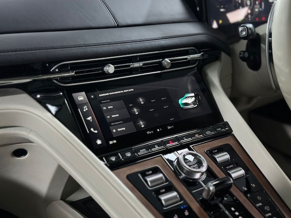 Used Aston Martin V8 2024 for sale - 75636473: Photo 18