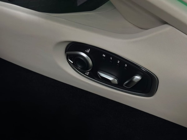 Used Aston Martin V8 2024 for sale - 75636473: Photo 21