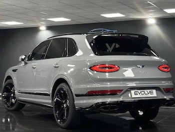 Used Bentley Bentayga 2023 for sale - 76520471: Photo