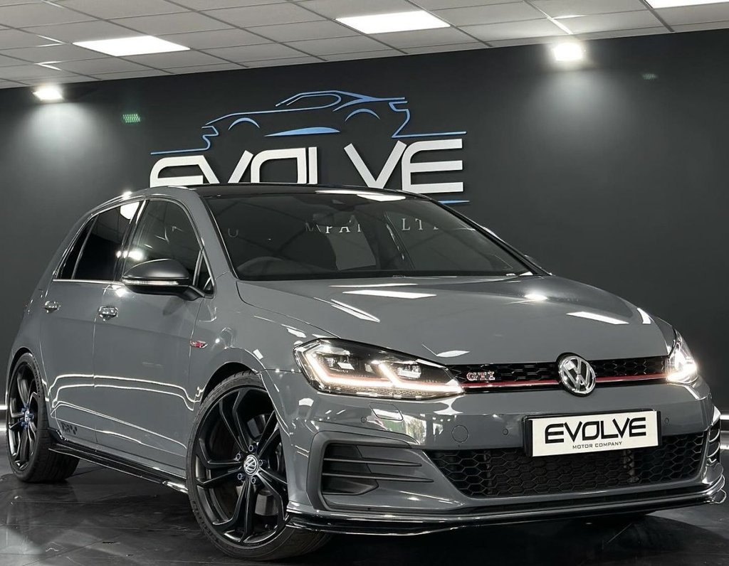 Used Volkswagen Golf 2019 for sale - 78068919: Photo 1