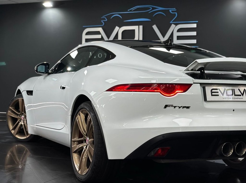 Used Jaguar F-Type 2016 for sale - 76417024: Photo 11