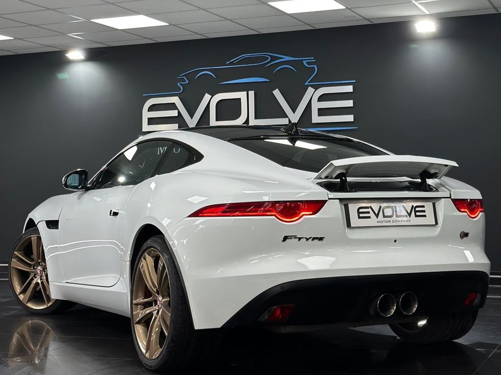 Used Jaguar F-Type 2016 for sale - 76417024: Photo 2