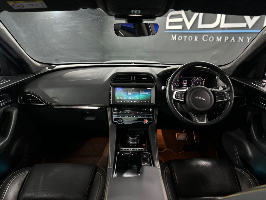Used Jaguar F-Pace 2020 for sale - 76092518: Photo 3