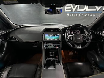 Used Jaguar F-Pace 2020 for sale - 76092518: Photo 3