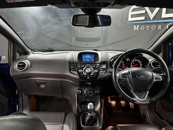 Used Ford Fiesta 2017 for sale - 76439302: Photo