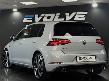 Used Volkswagen Golf 2017 for sale - 78382598: Photo