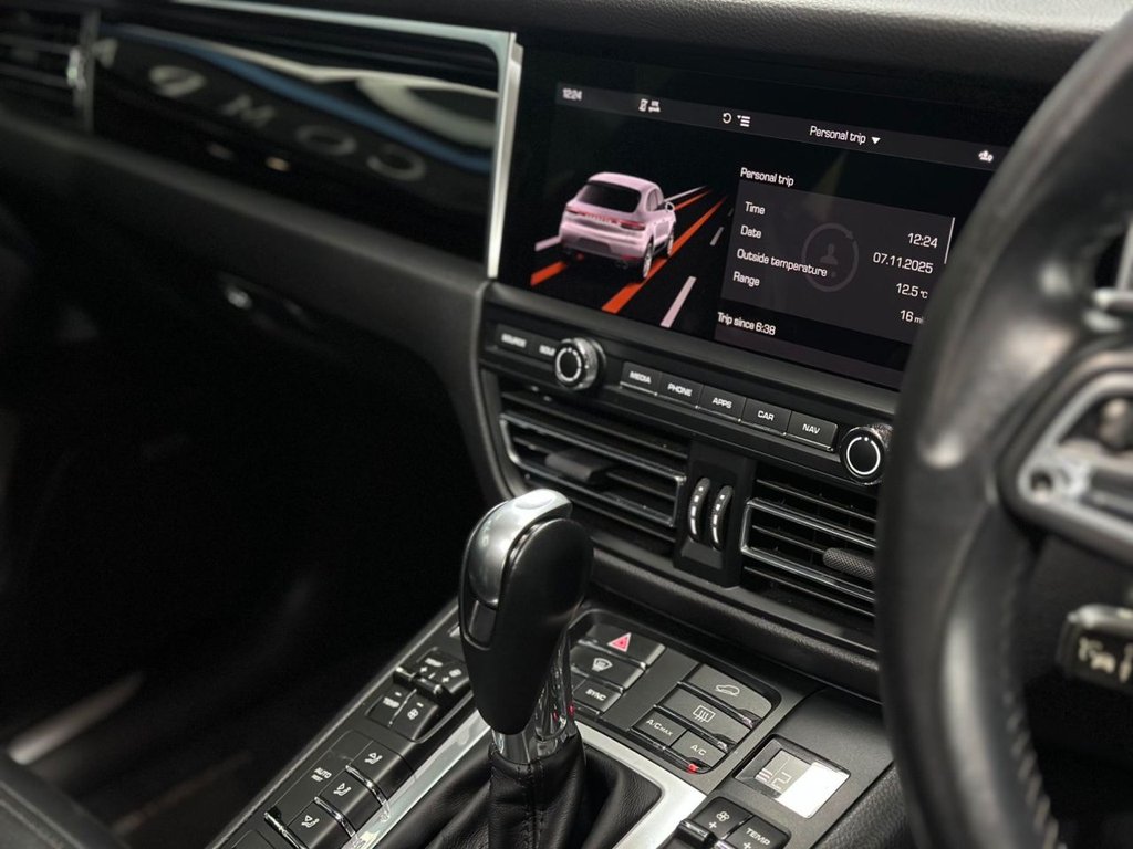 Used Porsche Macan 2019 for sale - 76520477: Photo 22