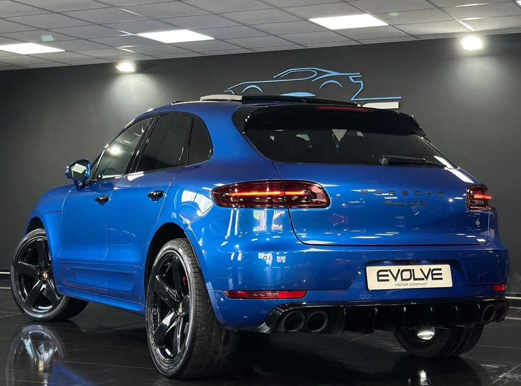 Used Porsche Macan 2017 for sale - 77049089: Photo 2