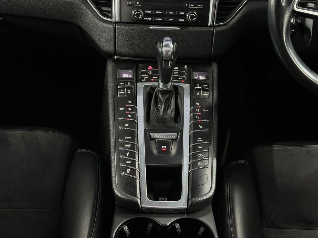 Used Porsche Macan 2017 for sale - 77049089: Photo 24