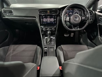 Used Volkswagen Golf 2019 for sale - 77855511: Photo