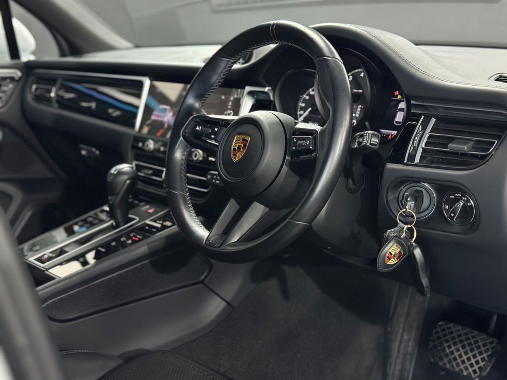Used Porsche Macan 2022 for sale - 76698581: Photo 16