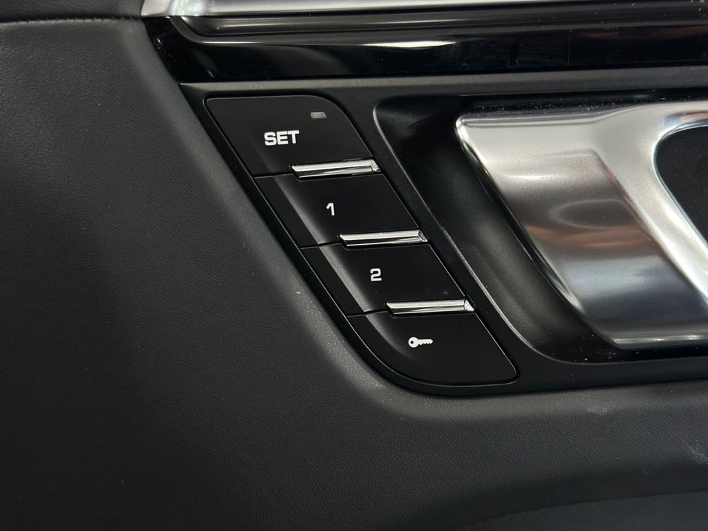 Used Porsche Macan 2022 for sale - 76698581: Photo 29