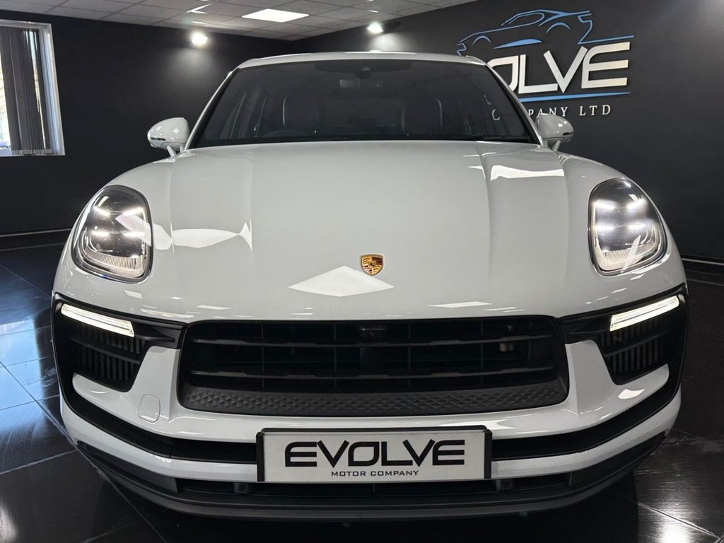 Used Porsche Macan 2022 for sale - 76698581: Photo 4