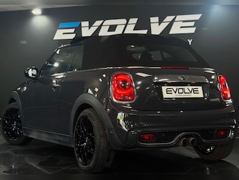 Used MINI Convertible 2017 for sale - 79170704: Photo