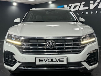 Used Volkswagen Touareg 2020 for sale - 78444392: Photo