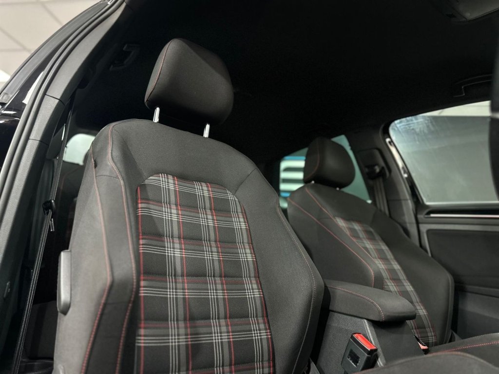 Used Volkswagen Golf 2016 for sale - 77341943: Photo 24