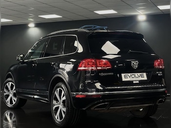 Used Volkswagen Touareg 2015 for sale - 77614283: Photo