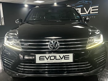 Used Volkswagen Touareg 2015 for sale - 77614283: Photo