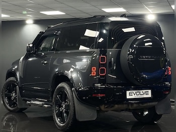 Used Land Rover Defender 2021 for sale - 77583398: Photo