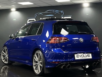 Used Volkswagen Golf 2017 for sale - 77627357: Photo