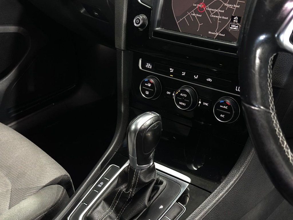 Used Volkswagen Golf 2016 for sale - 76559112: Photo 21