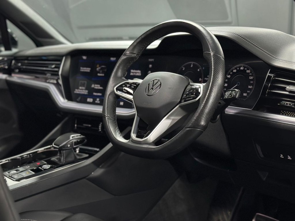 Used Volkswagen Touareg 2023 for sale - 76635479: Photo 16