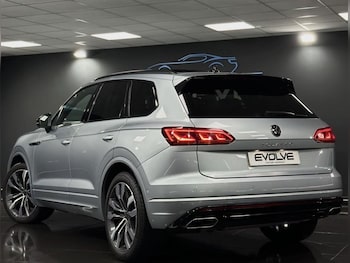 Used Volkswagen Touareg 2023 for sale - 76635479: Photo