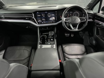 Used Volkswagen Touareg 2023 for sale - 76635479: Photo