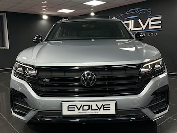 Used Volkswagen Touareg 2023 for sale - 76635479: Photo