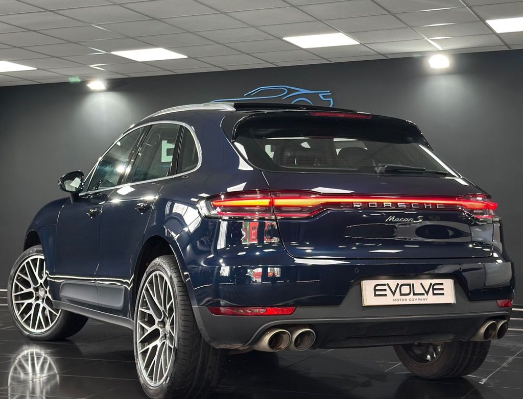 Used Porsche Macan 2019 for sale - 76482323: Photo 2