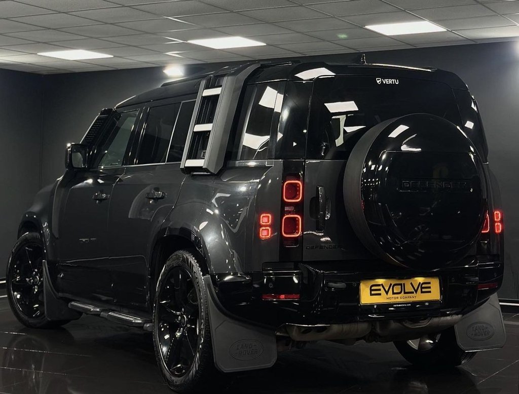 Used Land Rover Defender 2024 for sale - 76977509: Photo 2