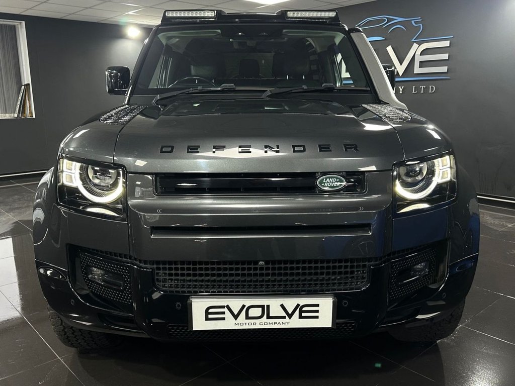 Used Land Rover Defender 2021 for sale - 77792115: Photo 4