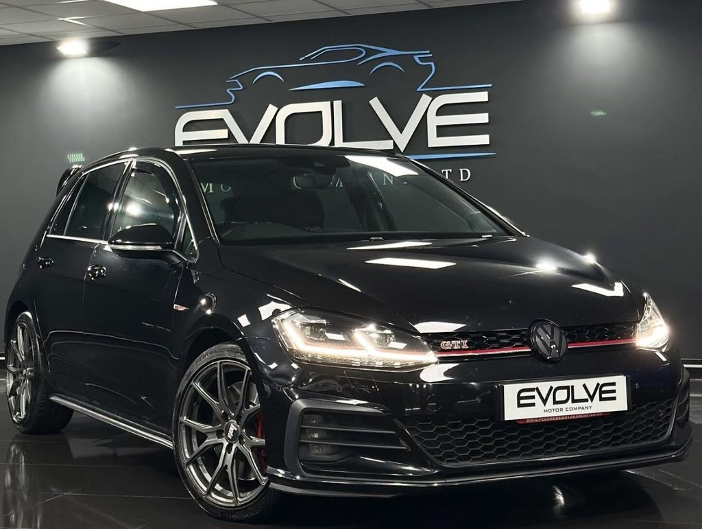 Used Volkswagen Golf 2019 for sale - 76888532: Photo 1