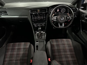 Used Volkswagen Golf 2019 for sale - 76888532: Photo