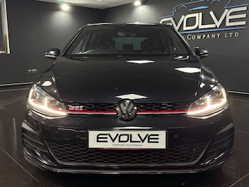 Used Volkswagen Golf 2019 for sale - 76888532: Photo