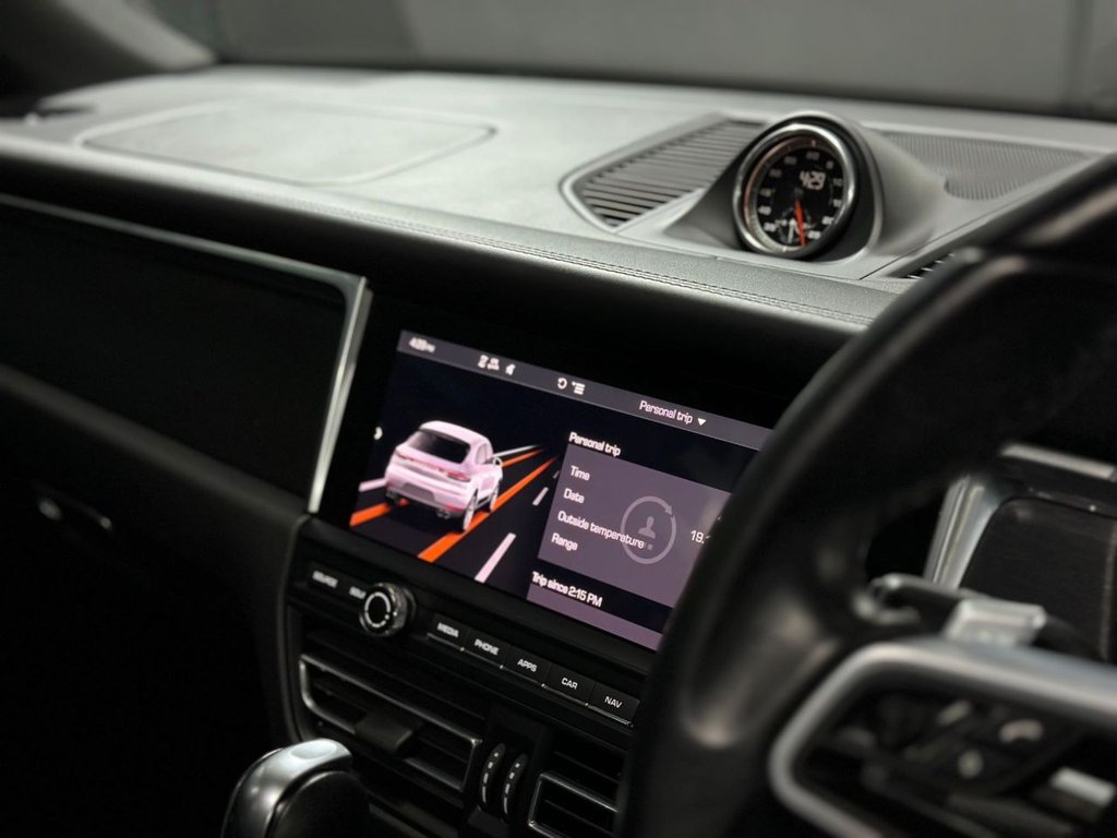 Used Porsche Macan 2021 for sale - 76604939: Photo 20