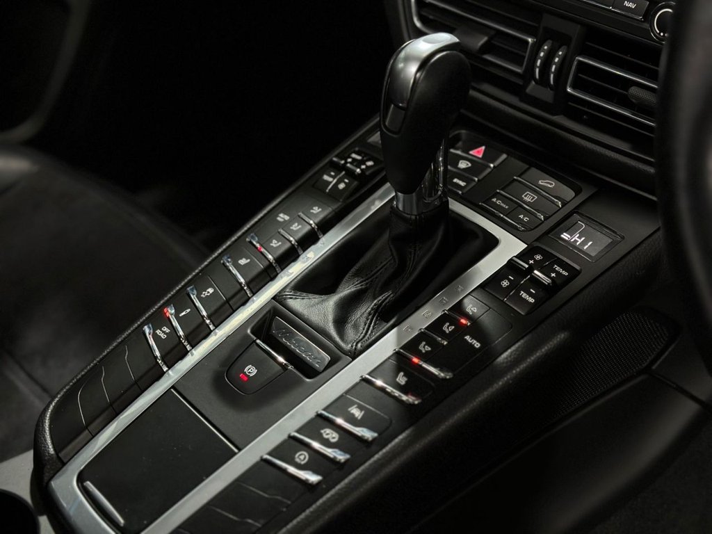 Used Porsche Macan 2021 for sale - 76604939: Photo 23