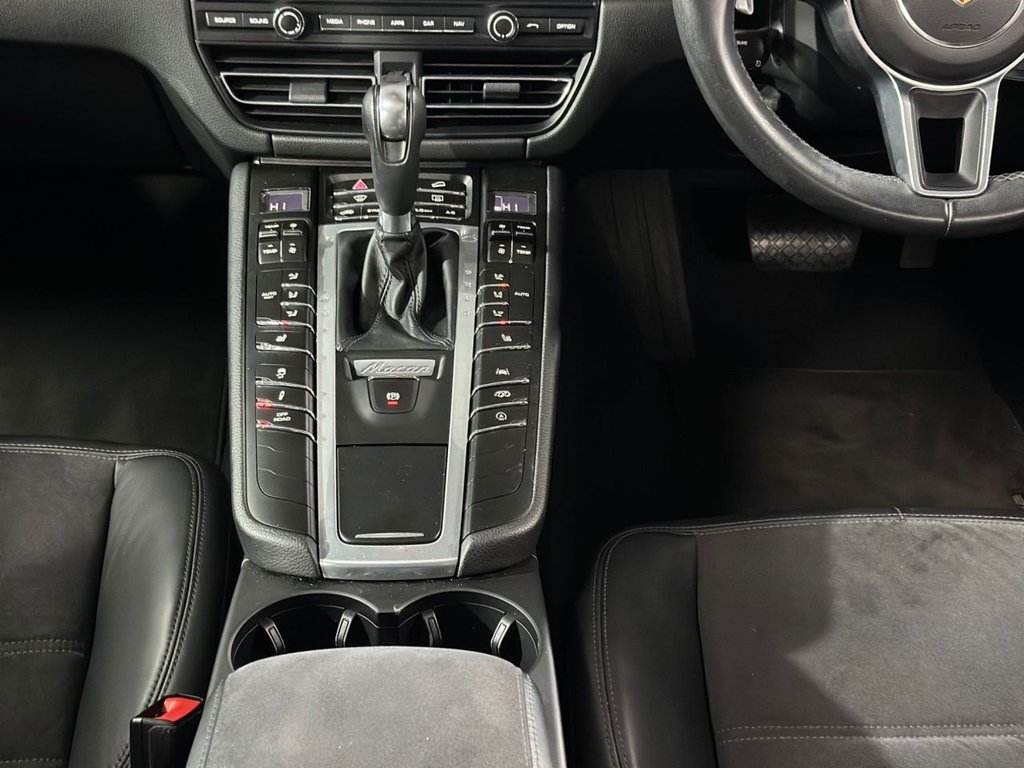 Used Porsche Macan 2021 for sale - 76604939: Photo 24