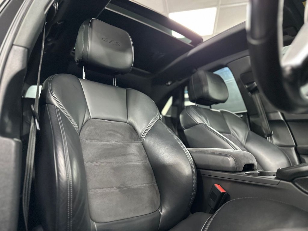 Used Porsche Macan 2021 for sale - 76604939: Photo 26