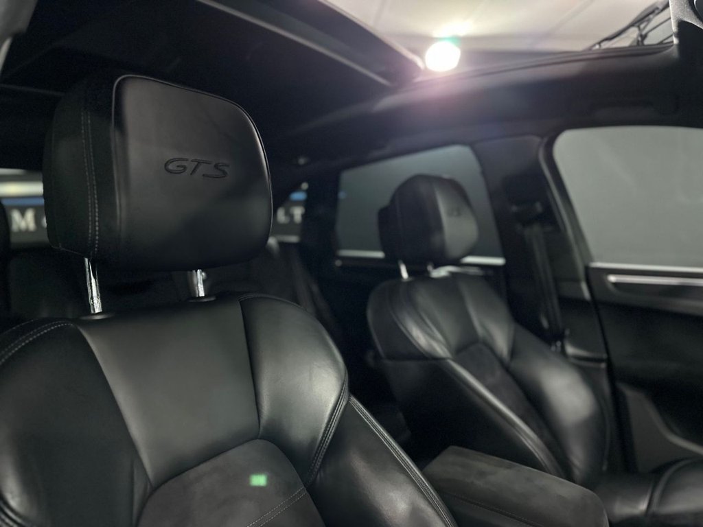 Used Porsche Macan 2021 for sale - 76604939: Photo 27