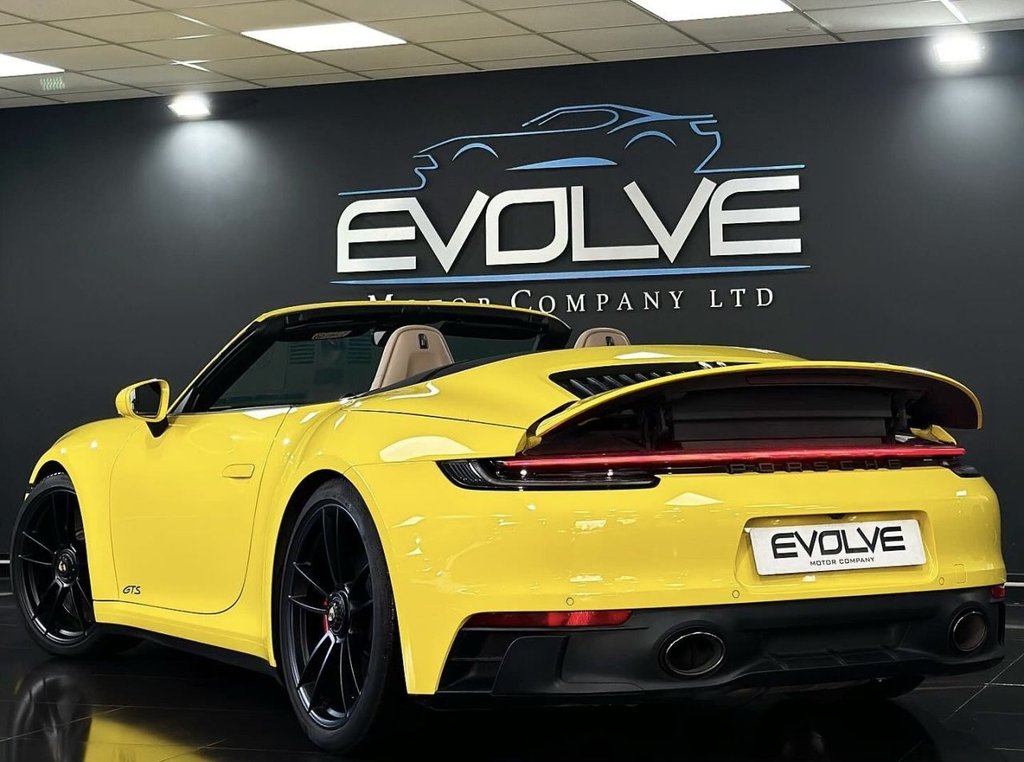 Used Porsche 911 2022 for sale - 77236550: Photo 2