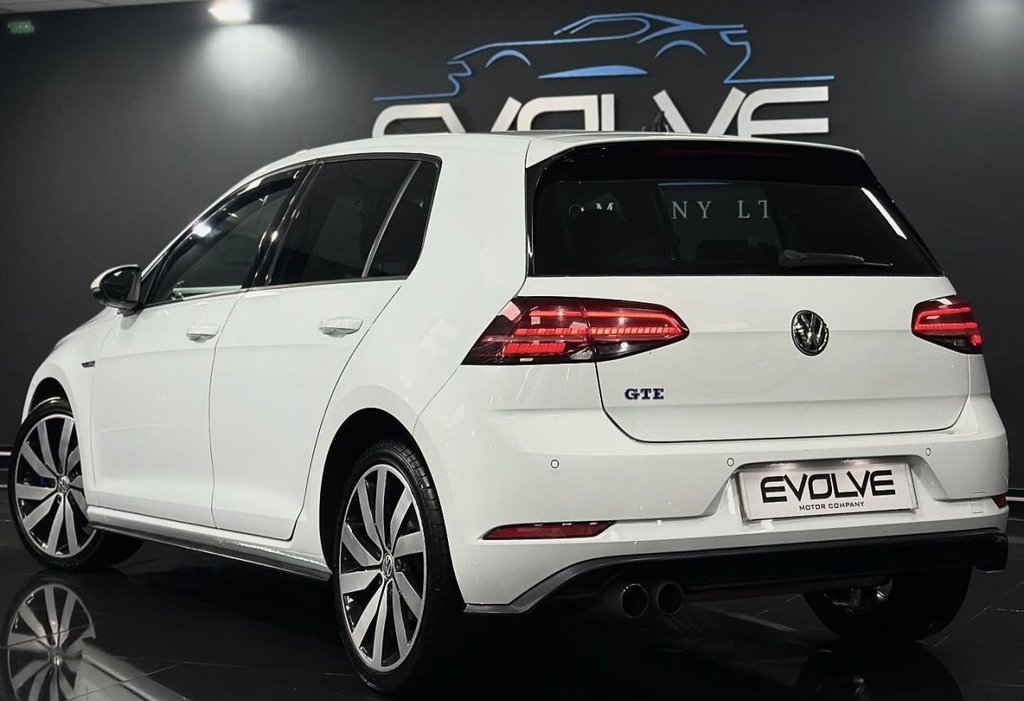 Used Volkswagen Golf 2018 for sale - 76950185: Photo 2