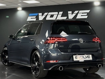 Used Volkswagen Golf 2017 for sale - 78445107: Photo