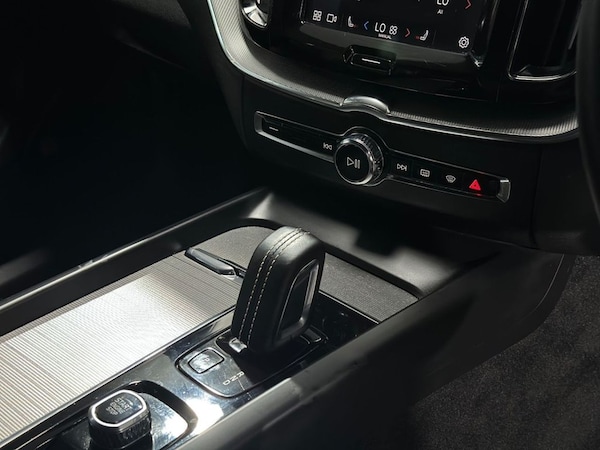 Used Volvo XC60 2021 for sale - 76303971: Photo 21