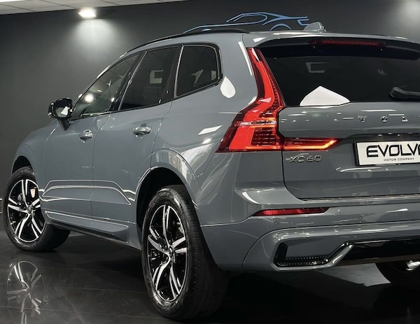 Used Volvo XC60 2021 for sale - 76303971: Photo 2