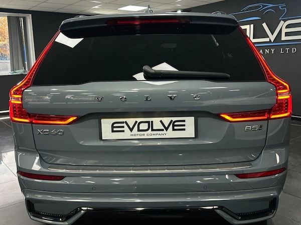 Used Volvo XC60 2021 for sale - 76303971: Photo 5