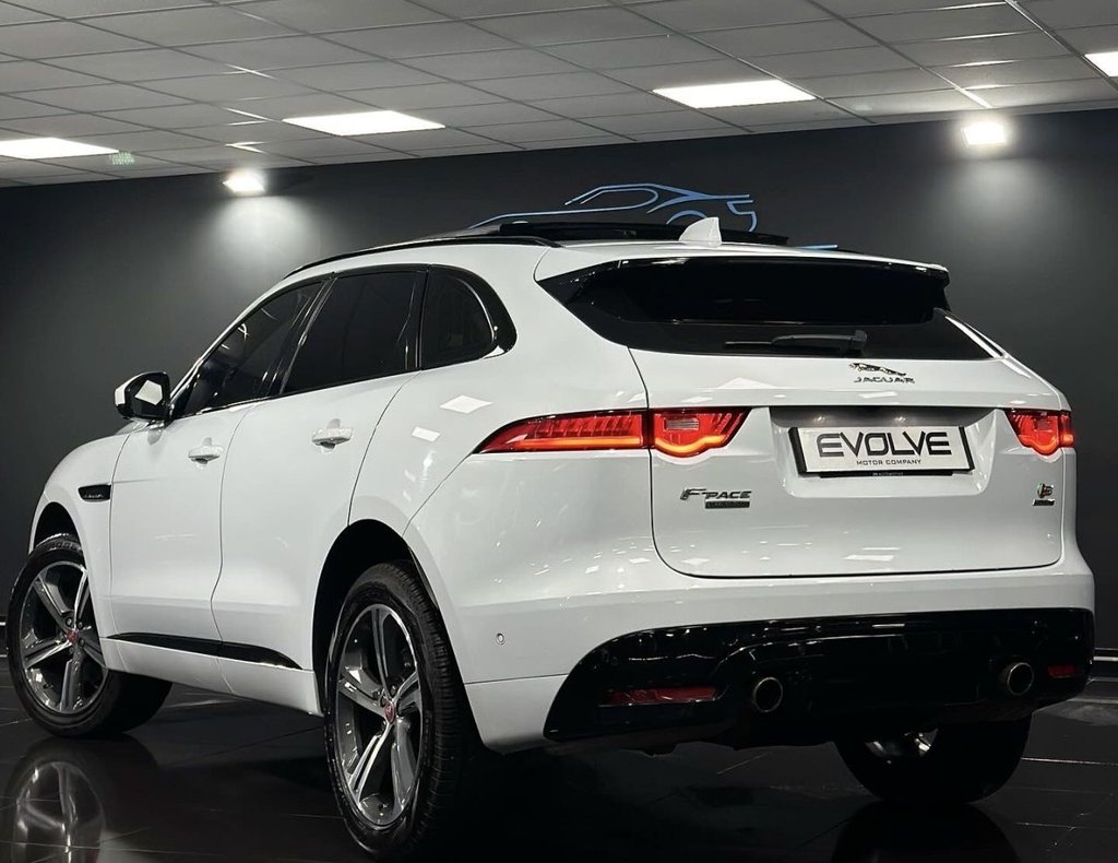 Used Jaguar F-Pace 2016 for sale - 77199780: Photo 2
