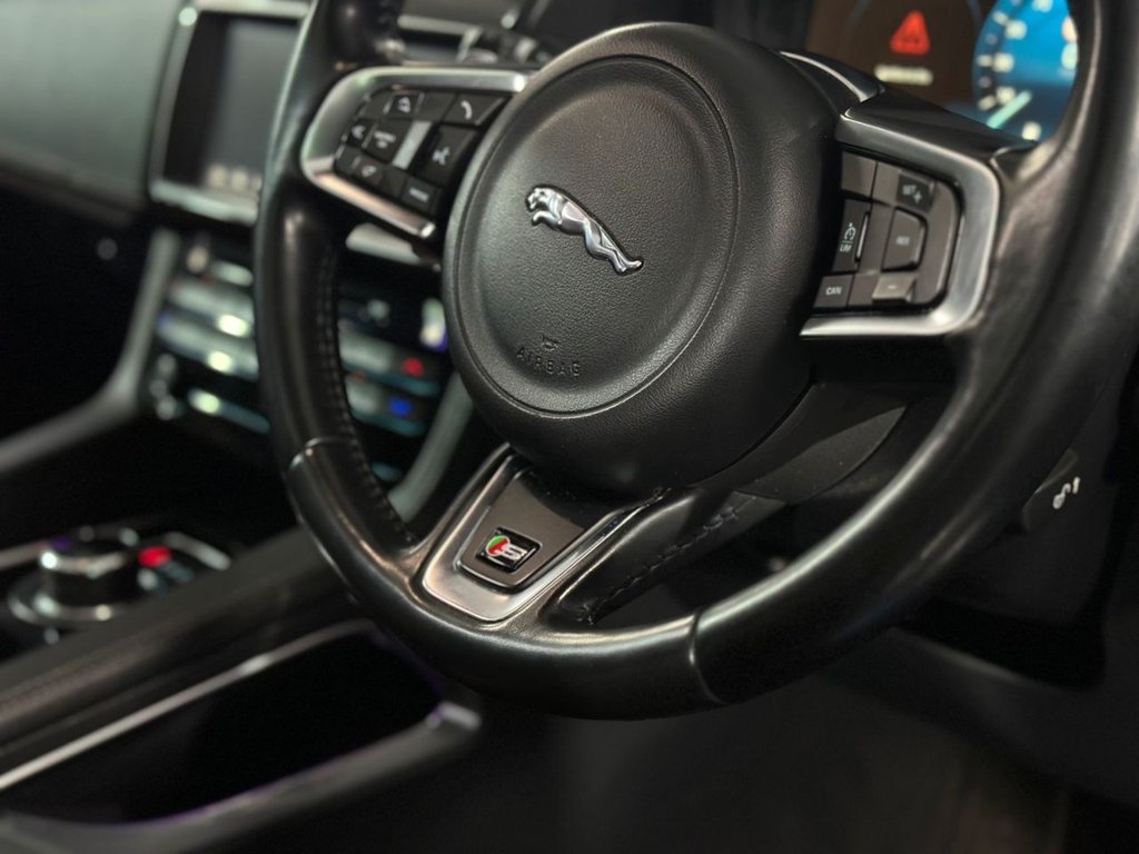 Used Jaguar F-Pace 2016 for sale - 77199780: Photo 23
