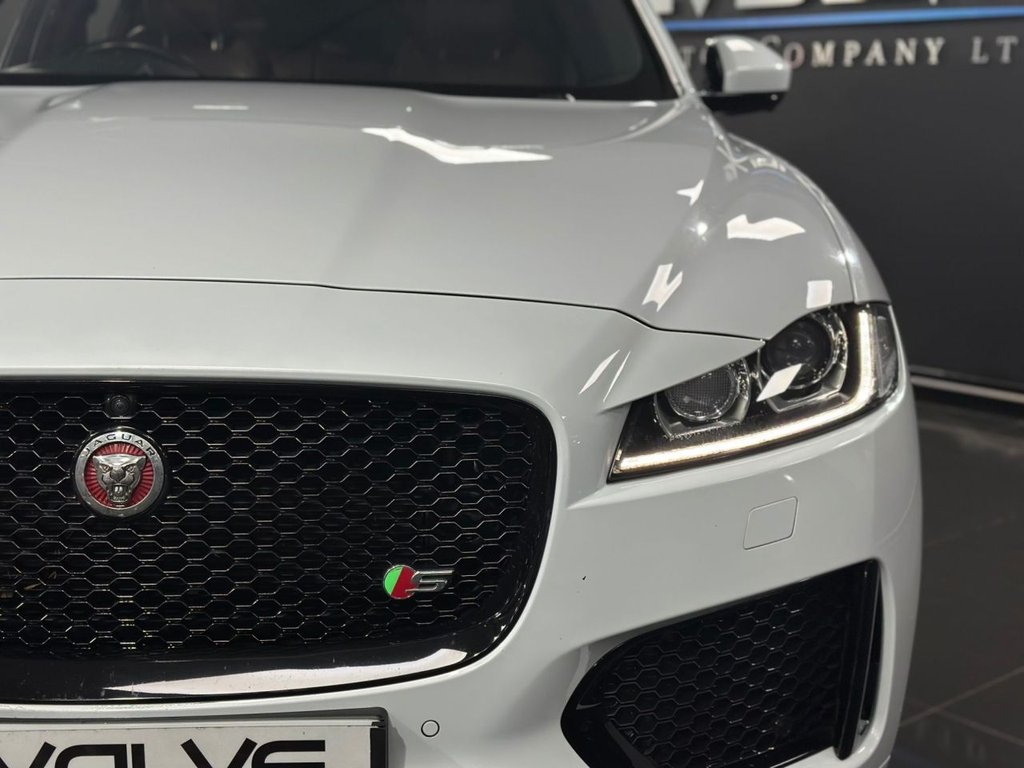 Used Jaguar F-Pace 2016 for sale - 77199780: Photo 6