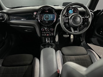 Used MINI Hatch 2023 for sale - 77792516: Photo